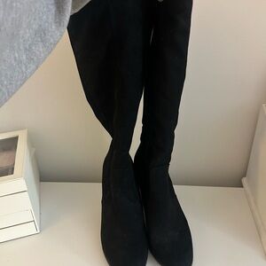 Black Women's Knee-High Boots